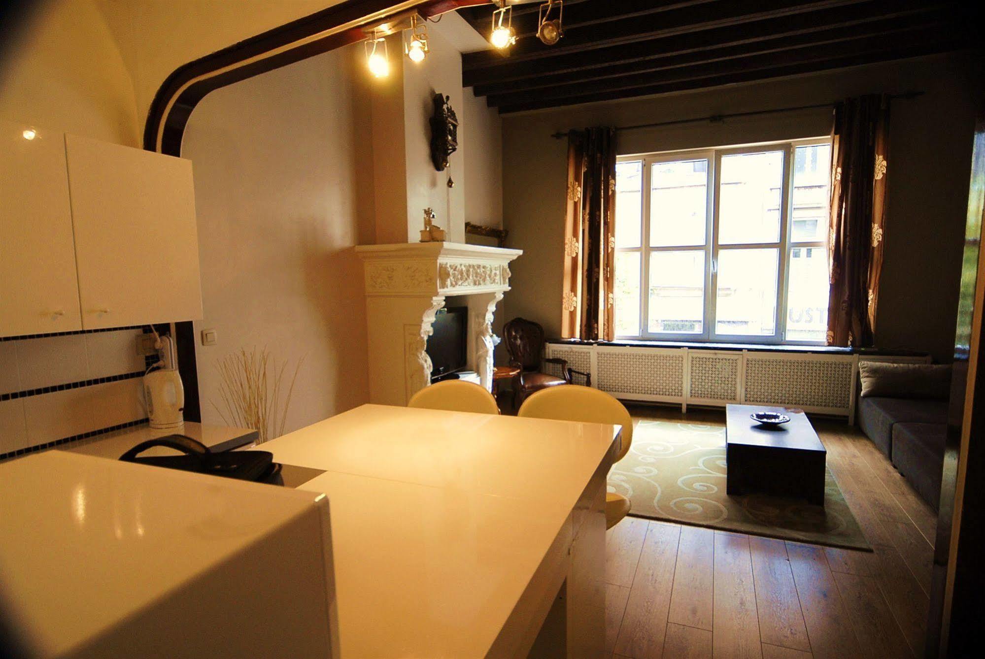 Aparthotel Van Hecke Antwerpen Bagian luar foto
