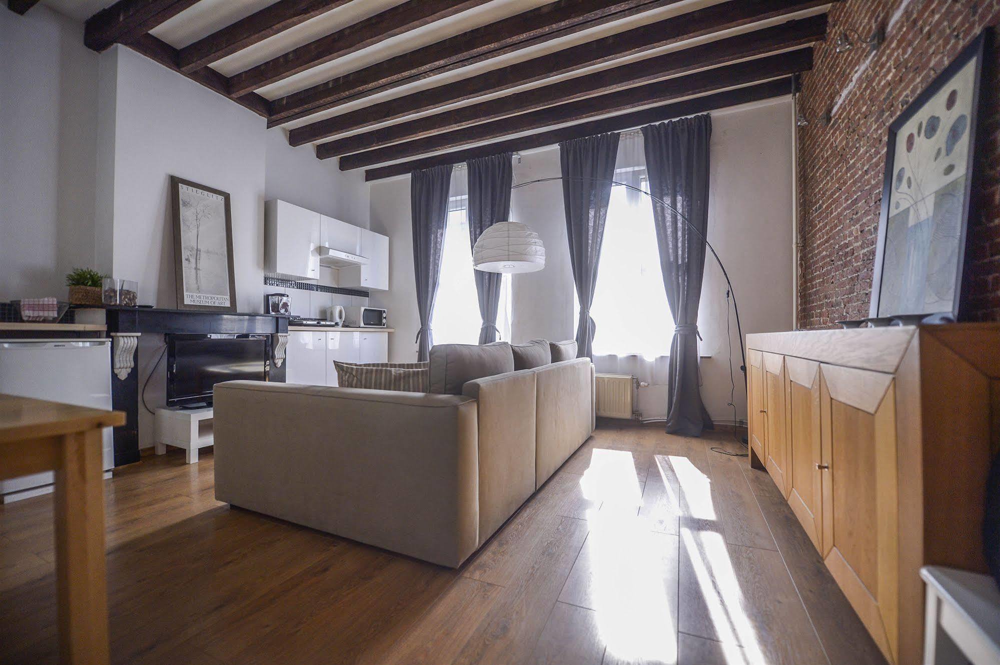 Aparthotel Van Hecke Antwerpen Bagian luar foto